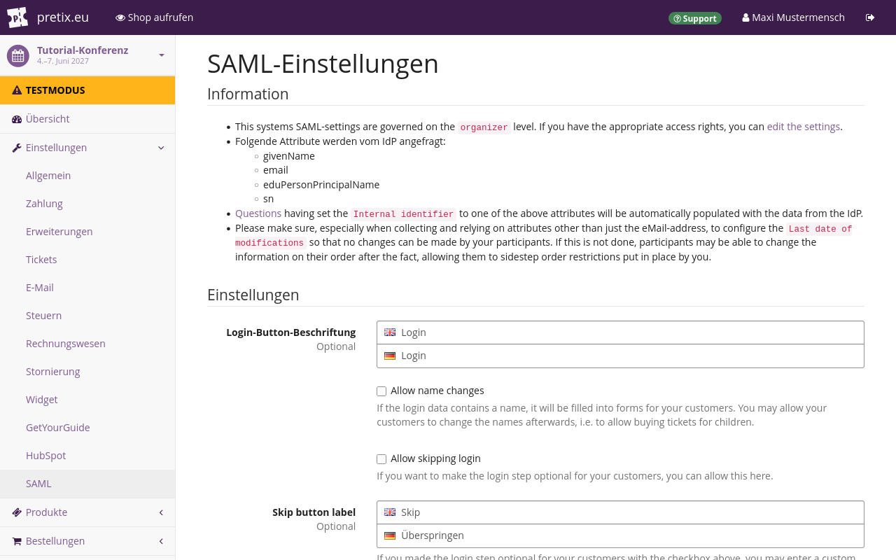 Die Seite 'SAML-Einstellungen' mit Angaben zu den vom IdP angeforderten Attributen und Einstellungen wie der Beschriftungen für den Login-Button und den Skip-Button sowie Kontrollkästchen, die steuern, ob Namensänderungen oder ein Überspringen des Logins zulässig sind.